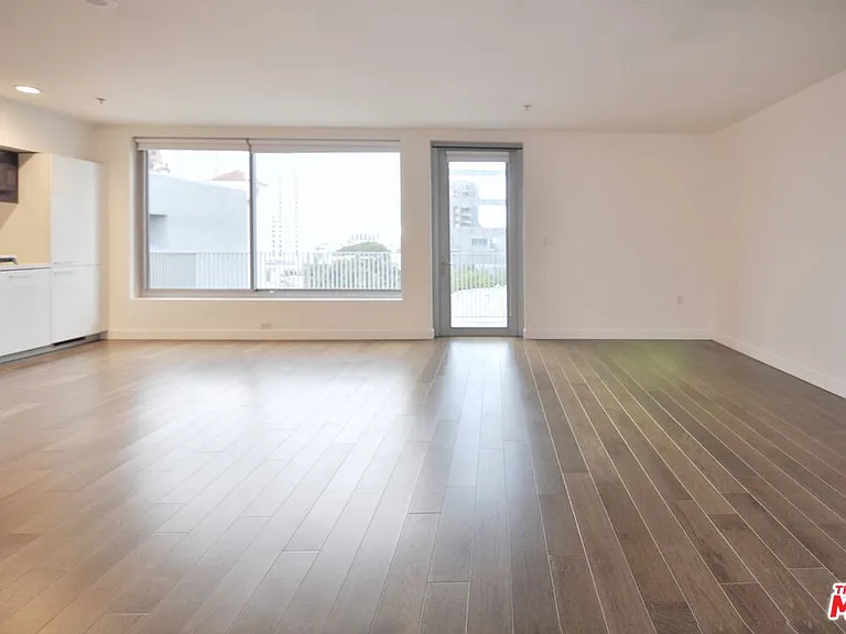 901 S Flower St #709 — Photo 5