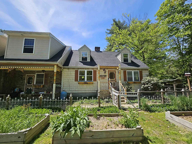 133 Raymond Rd — Photo 3