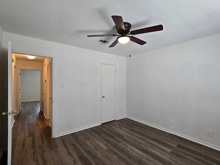 1007 Circle M Dr #D — Photo 8