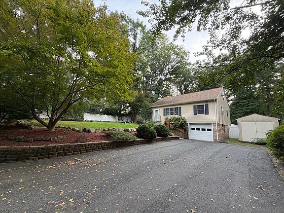 2nd image of 11 Richmond Rd