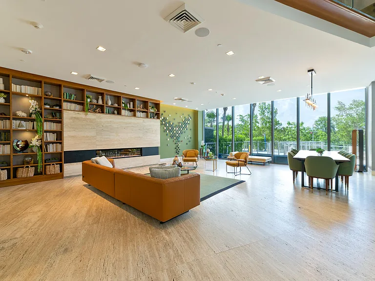 16385 Biscayne Blvd #2502 — Photo 25