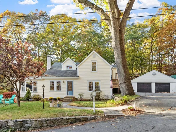 262 Lakeshore Dr, Marlborough, MA 01752