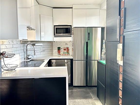 3rd image of 6115 97th St APT 15H