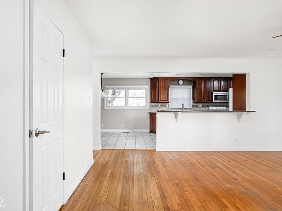 4th image of 6904 W Lockerbie Dr