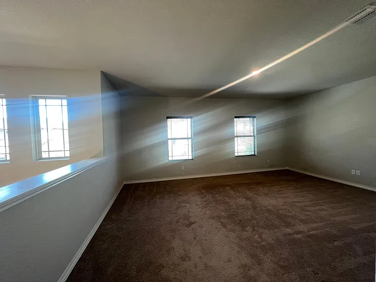 23118 Lexington Park — Photo 14