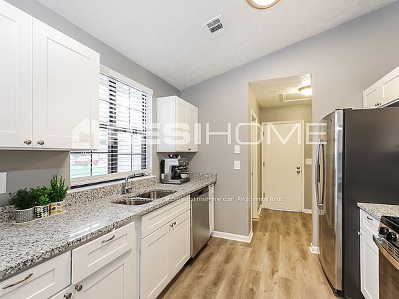3rd image of 386 Brittan Trl
