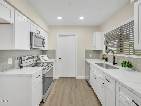 13801 N 30TH Drive, Phoenix, AZ 85053