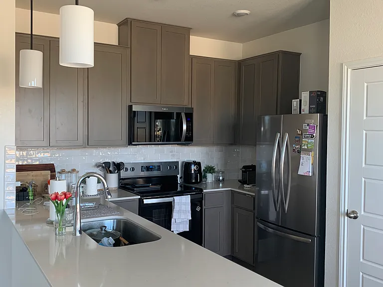 1112 Gwen Ln — Photo 9