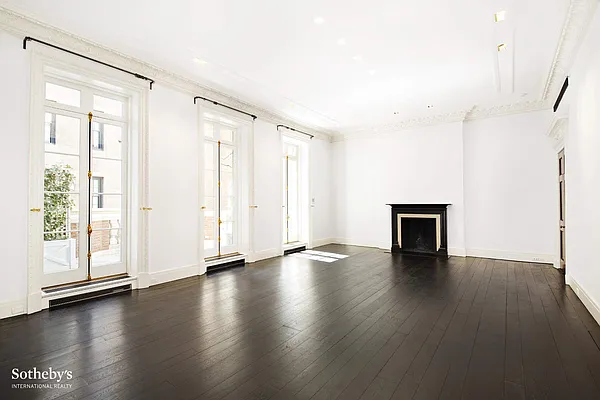 Sold by Sotheby's International Realty | media 6