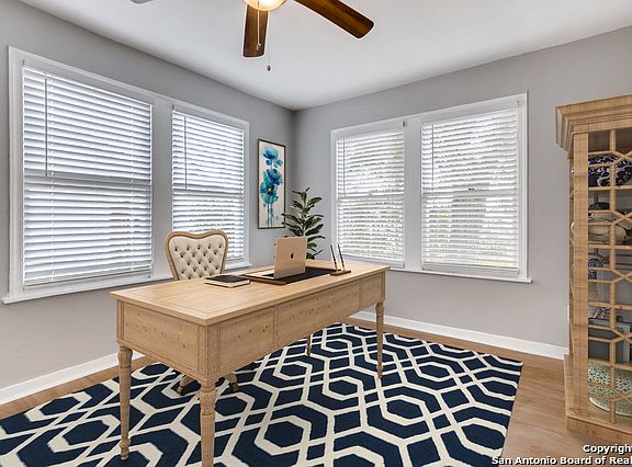 3rd image of 1614 Thorain Blvd