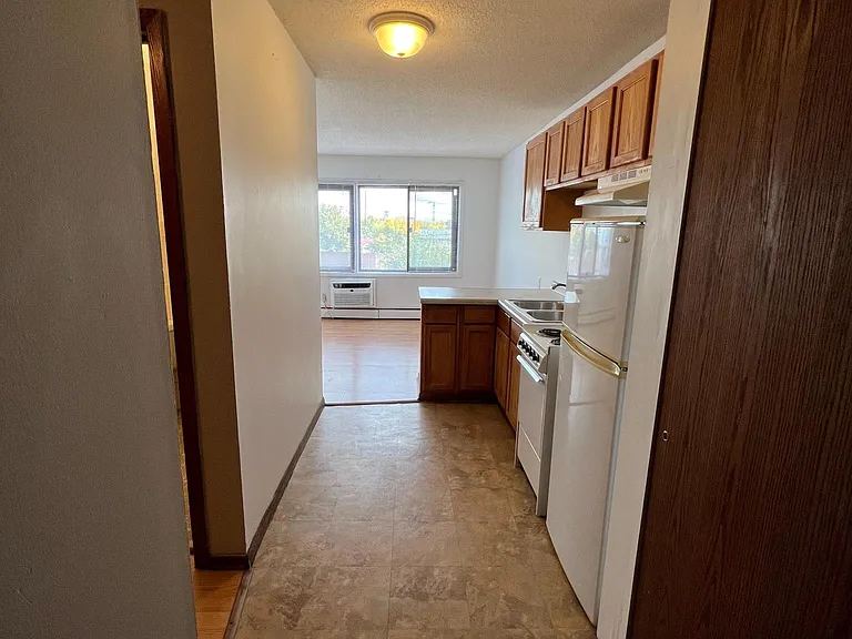 2535 Clinton Ave — Photo 18