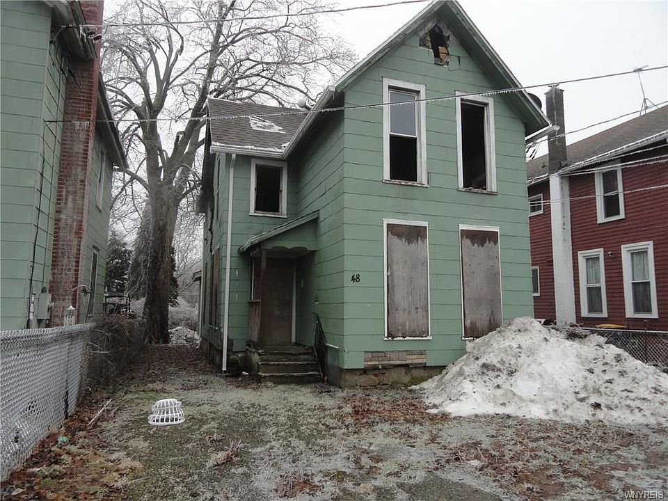2nd image of 48 Prentice St