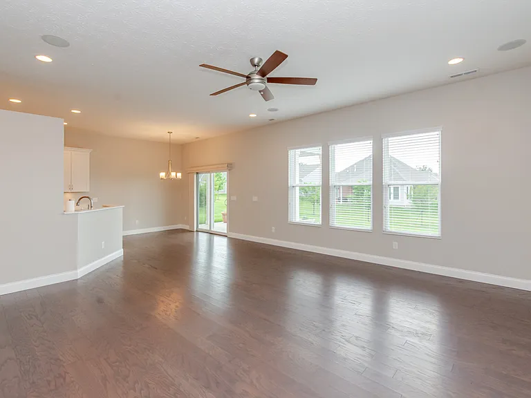 476 Carrick Dr — Photo 27