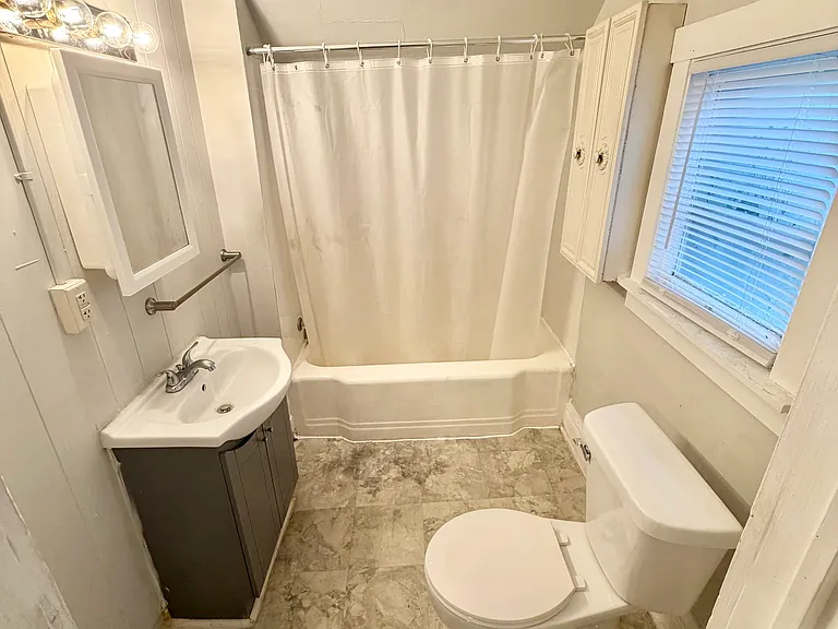 712-714 S 5th St #1/2 — Photo 9