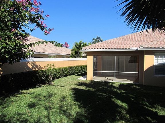 4th image of 12175 SW Elsinore Dr
