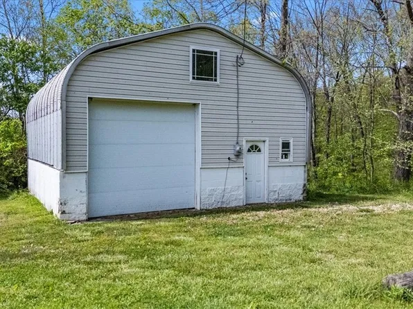 3667 Sunset Dr, Zanesville, OH 43701