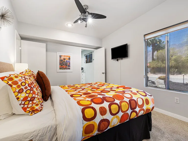 622 N Monterey Rd — Photo 36