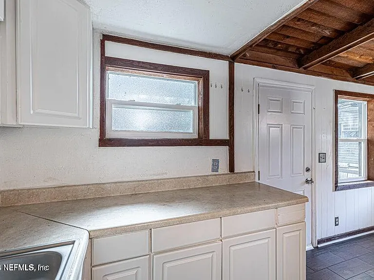 8306 Galveston Ave — Photo 15