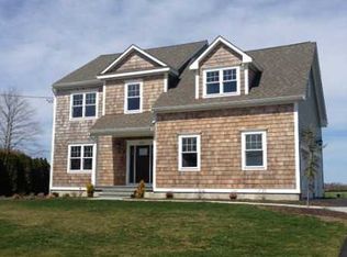 1517 Wapping Rd, Middletown, RI 02842