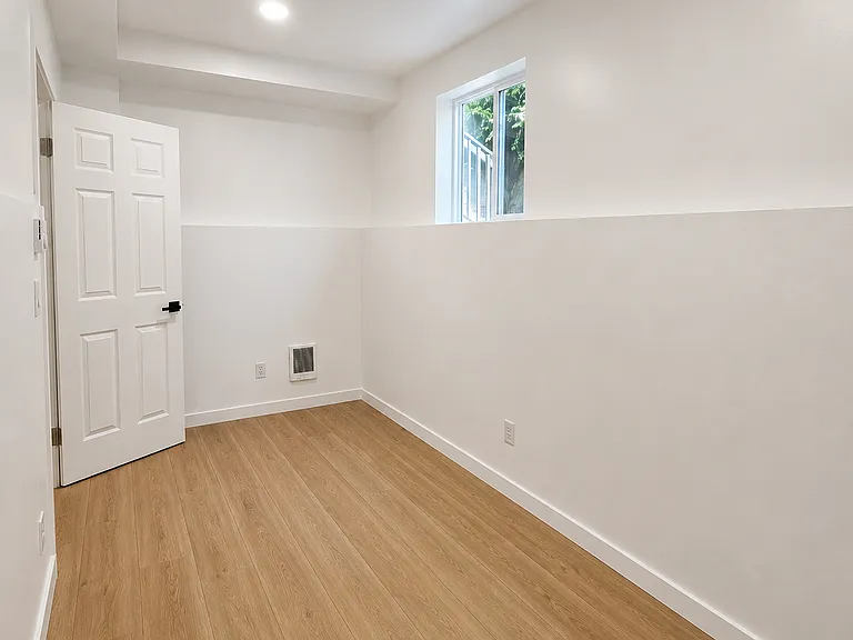 3927 SW Webster St — Photo 5
