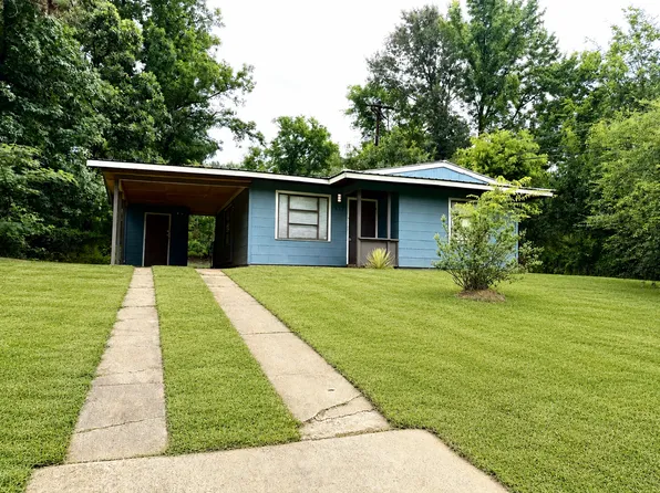 317 Byrne St, Lone Star, TX 75668