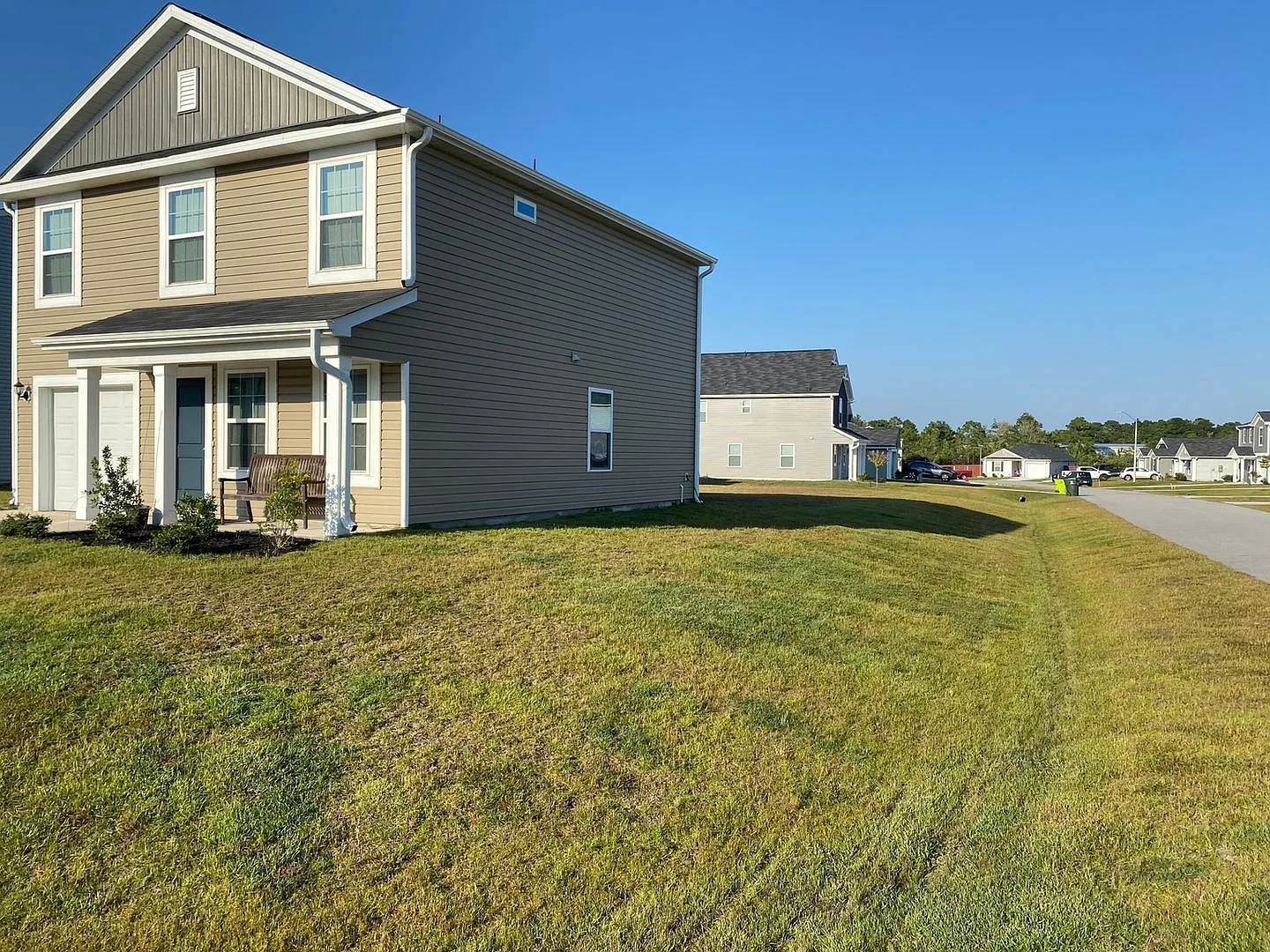 3 Bedroom Single Family Home in Holly Ridge — Photo 2