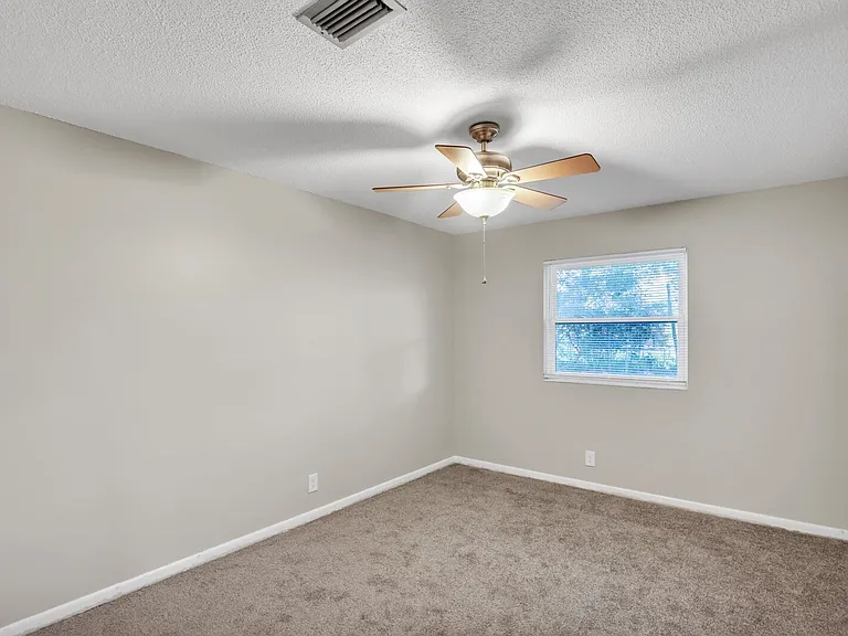 3917 Tara Hall Dr — Photo 11