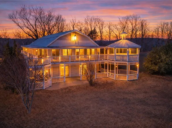 2428 Winn Mountain Loop, Mountainburg, AR 72946