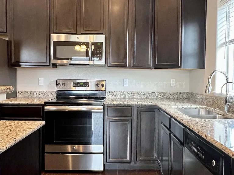 10020 Seawolf Dr — Photo 11