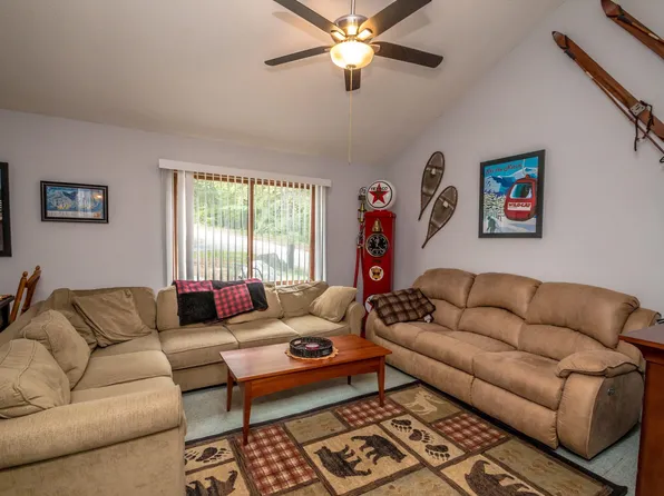 9E Seasons at Attitash Road #9E, Bartlett, NH 03812