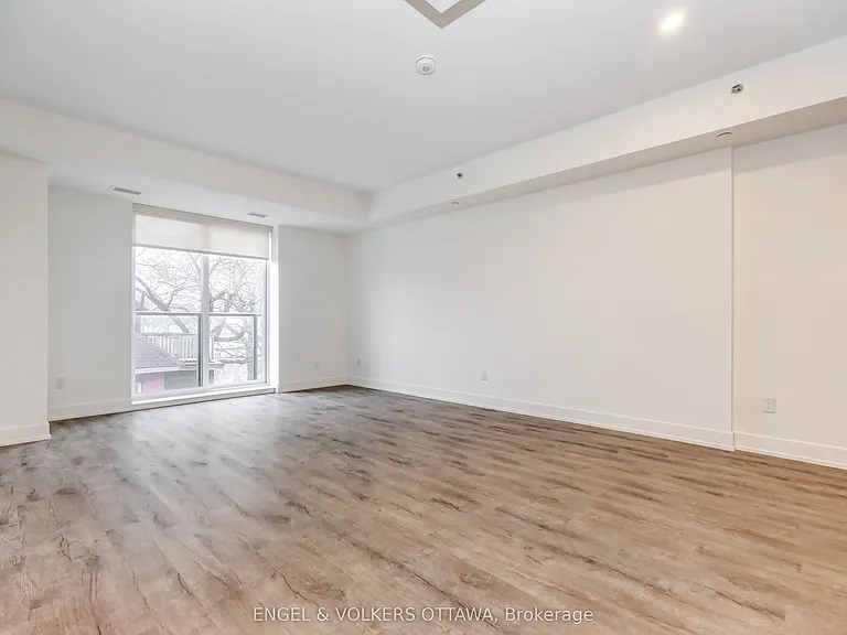280 Crichton St #302 — Photo 8