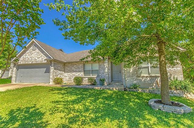 1st image of 1003 Skylark Hill Ln