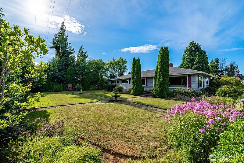 3rd image of 354 W Badger Road