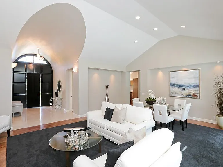 406 E Edith Ave — Photo 8