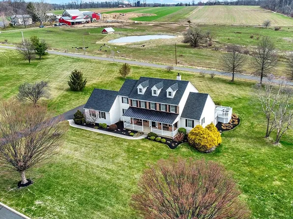 3820 Fountain Cir, Fountainville, PA 18923
