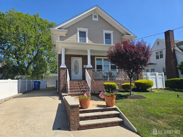 102 Maxwell Ave, Fords, NJ 08863