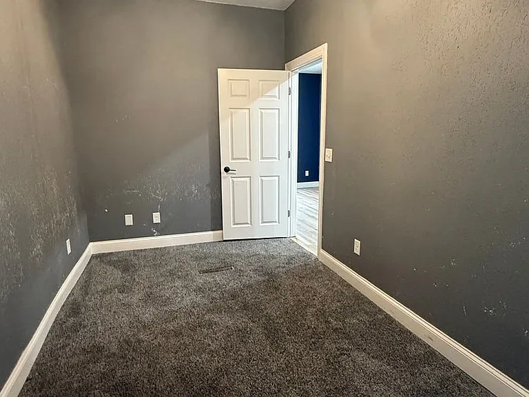 226 Ferry St — Photo 3