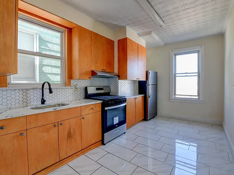 667 Liberty Ave #1 — Photo 8