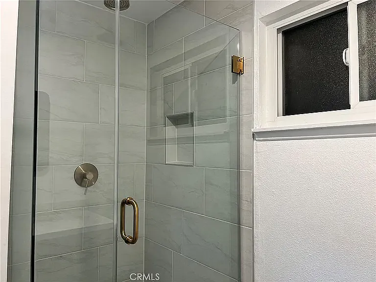 4750 Mariposa Dr — Photo 17
