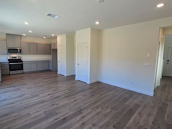 4th image of 7782 Lone Prairie Rd