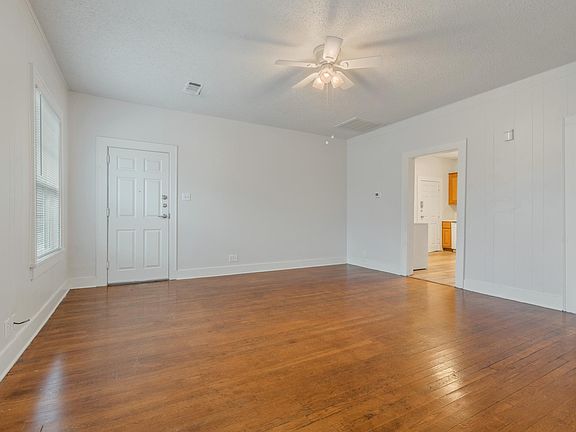4th image of 408 E Pease St #A