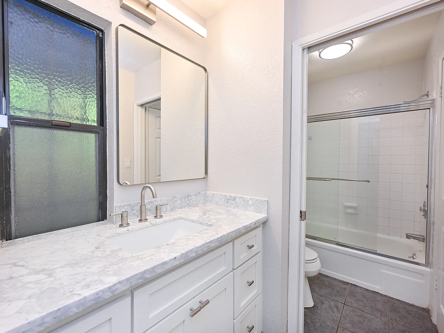 3 bed, 1948 sqft, $3,495 — Photo 3