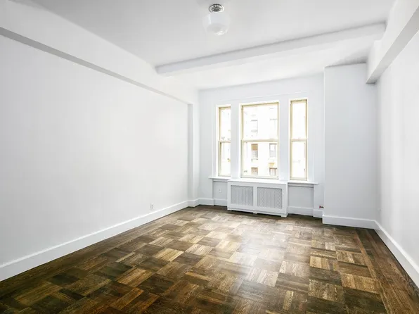 24 Fifth Avenue image 1 of 15