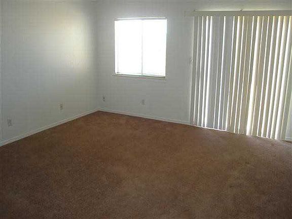 3rd image of 12588 Flora Alba Dr