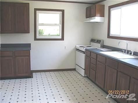 1st image of 404 N Dewey St