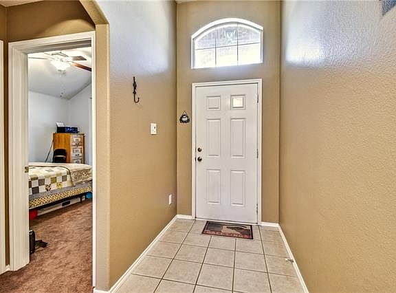 4th image of 1211 Mockingbird Dr
