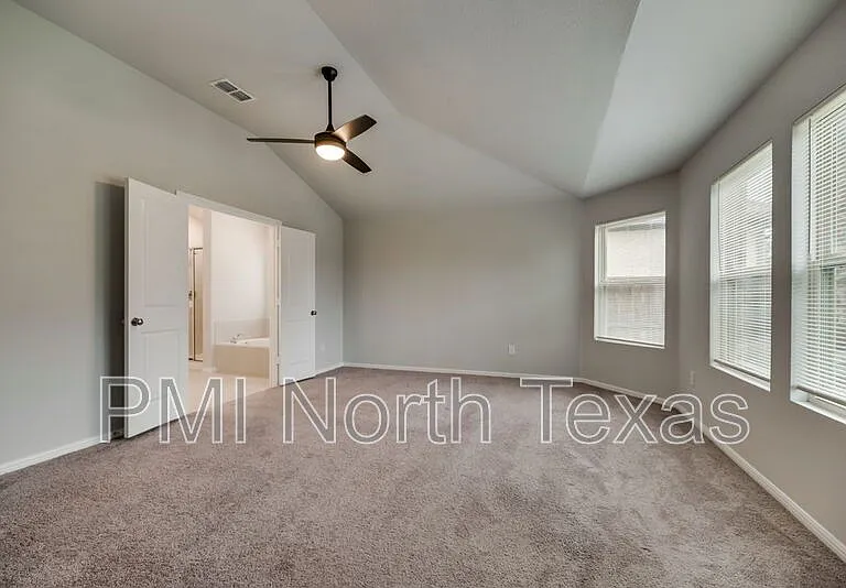 4544 Hemingway Ave — Photo 10