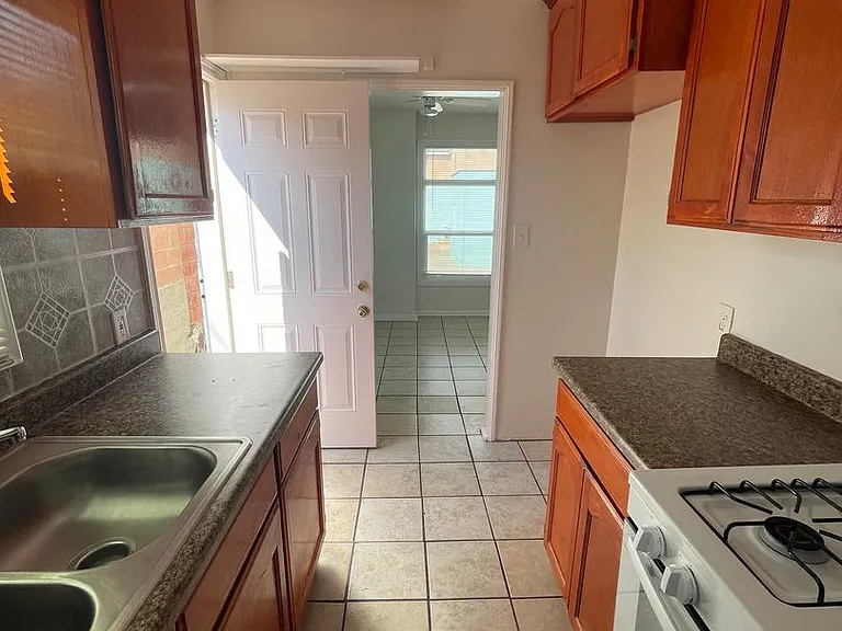 1444 Chestnut Ave — Photo 6