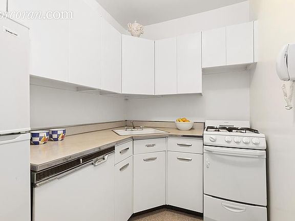 4th image of 205 E 63rd St APT 14H
