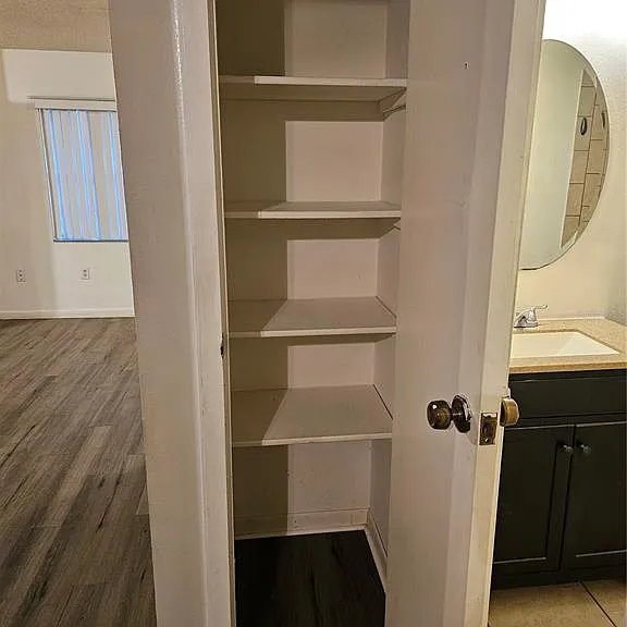 331 W Alamo Dr — Photo 10